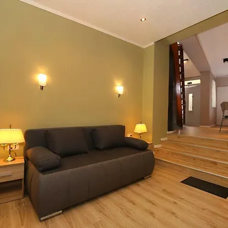 Varkapu Vendeghaz Ii 3*
