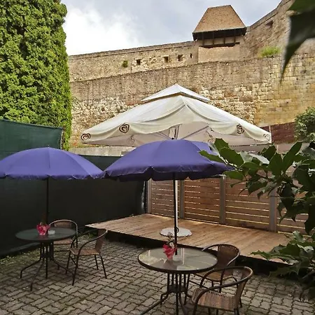 Varkapu Vendeghaz Ii Pensjonat Eger